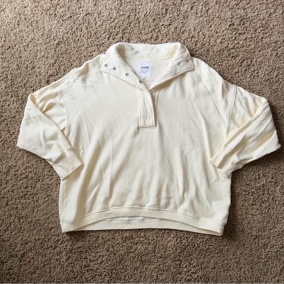 aerie Tops - Women’s Aerie Getaway Sweatshirt Size Large